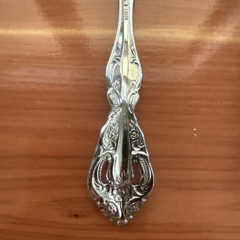 Oneida MICHELANGELO Stainless Teaspoon Heirloom Glossy Flatware Set 5